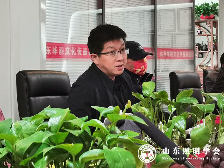 夜經(jīng)濟燈光應(yīng)用座談會順利舉行(圖4)